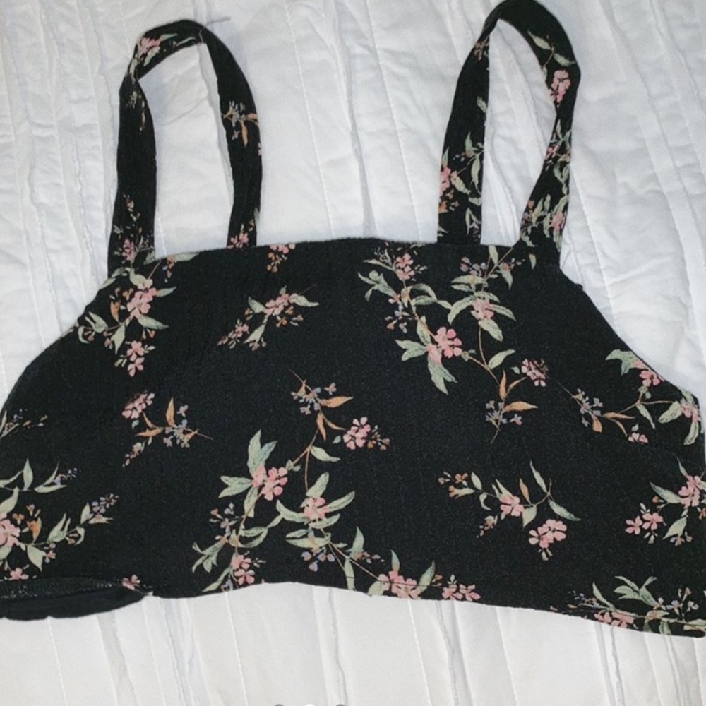 AMERICAN EAGLE CROPPED FLORAL TOP
